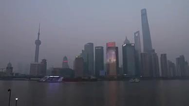 上海东方明珠日转夜延时视频视频的预览图